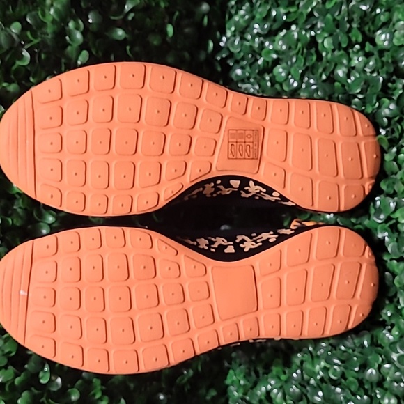 New, 6.5 Women's Shoes - Picture 4 of 6